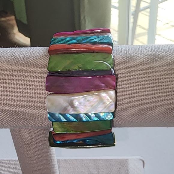 Unbranded Jewelry - SHELL MULTI COLOR SEASHELL STRETCHABLE BRACELET